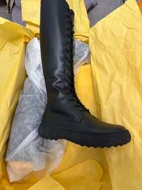 Tod's Black Knee-High zip up boots